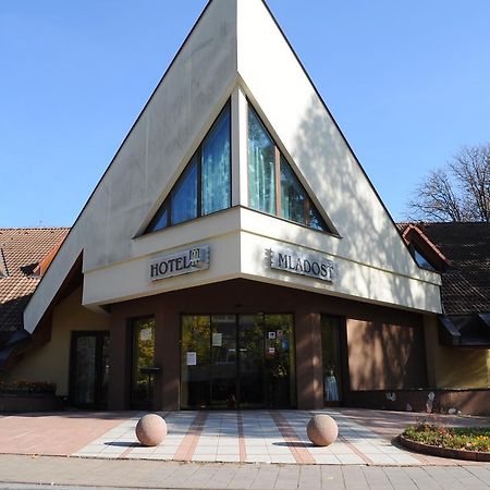 Hotel Mladost Lipany 外观 照片