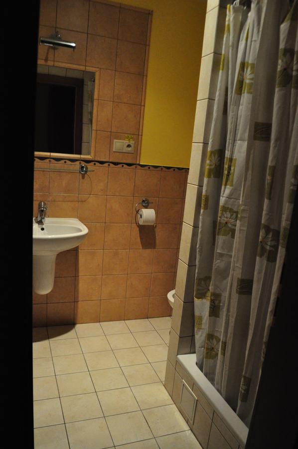 Hotel Mladost Lipany 外观 照片