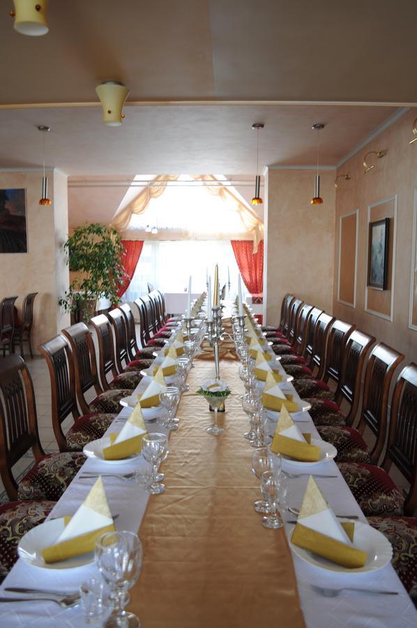 Hotel Mladost Lipany 外观 照片