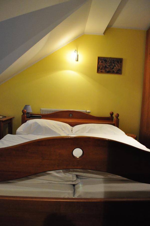 Hotel Mladost Lipany 外观 照片