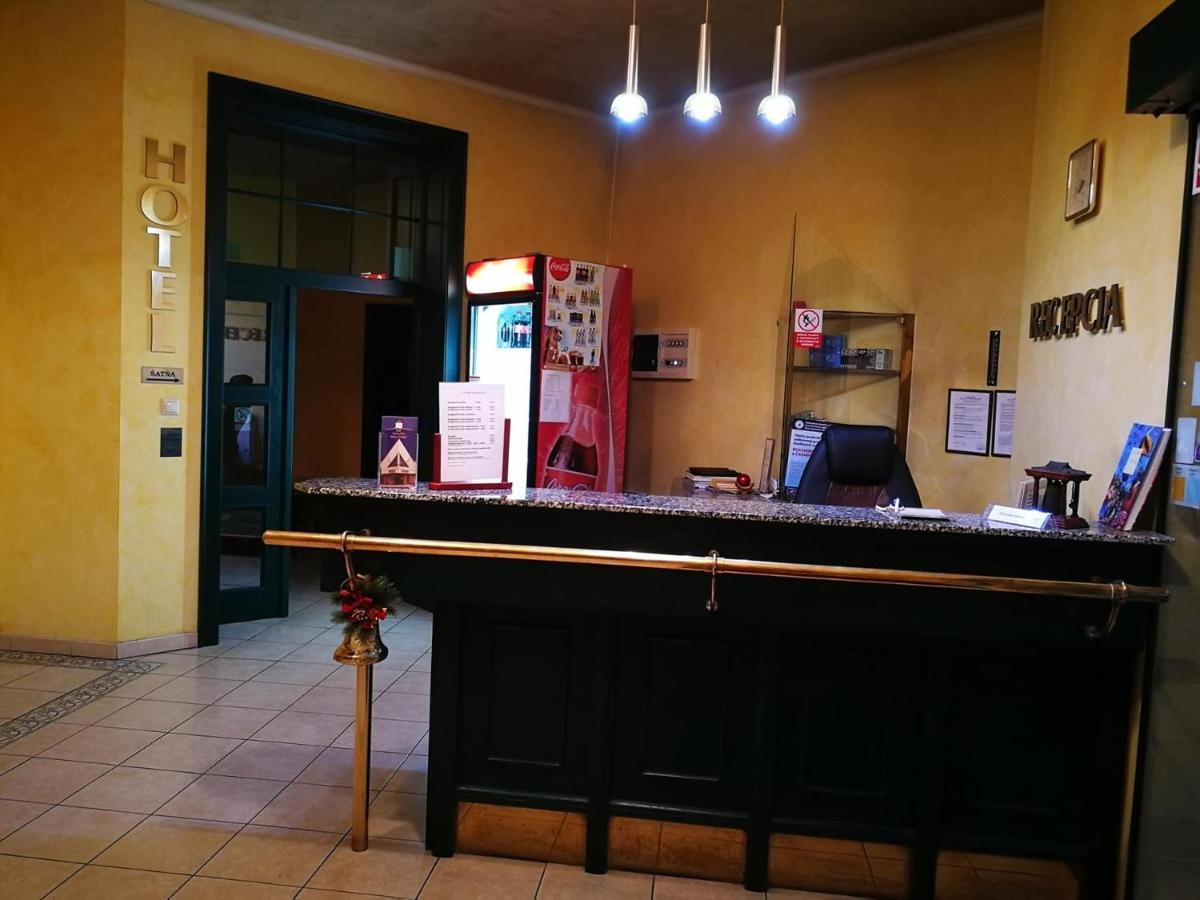 Hotel Mladost Lipany 外观 照片