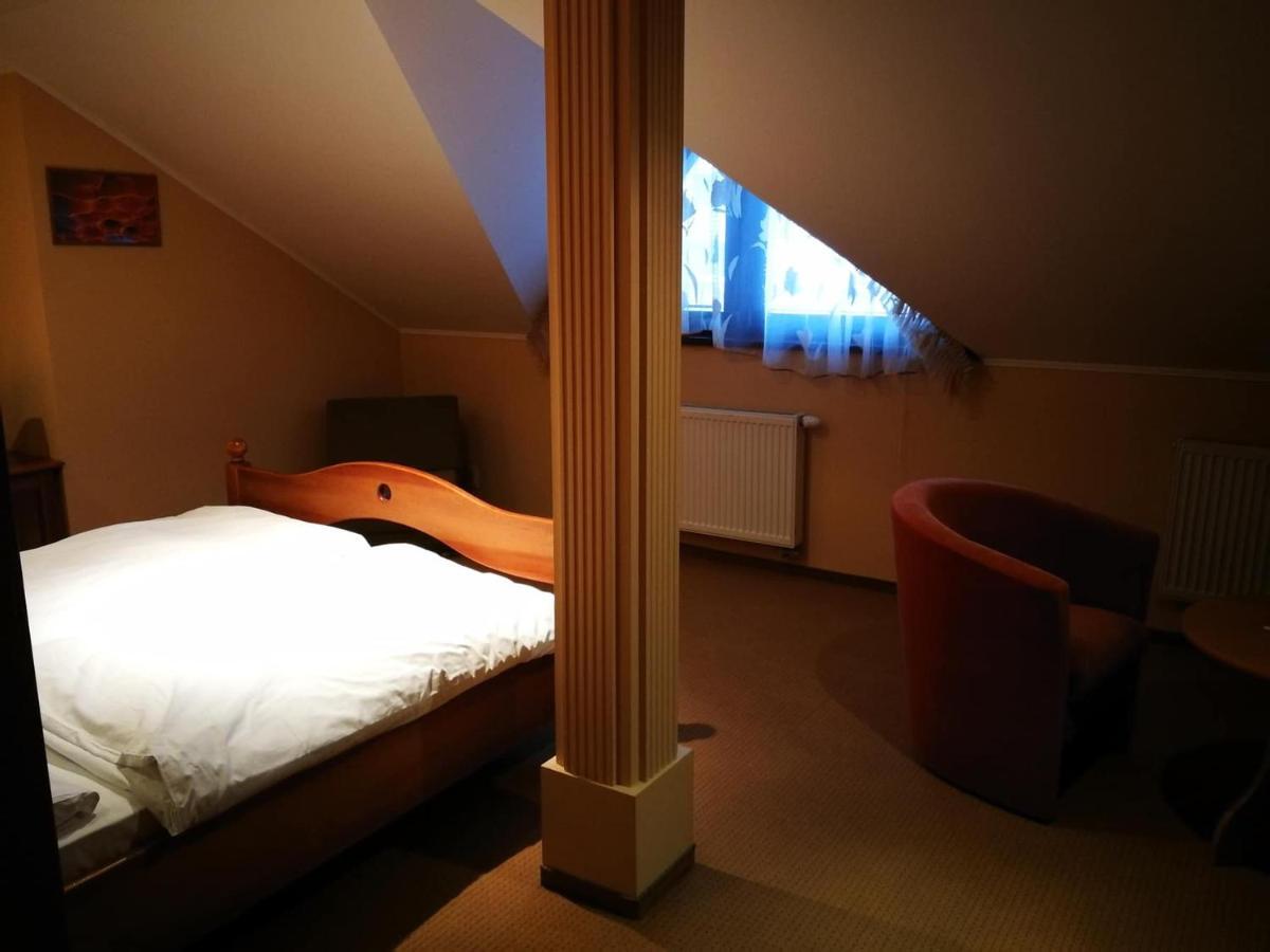 Hotel Mladost Lipany 外观 照片