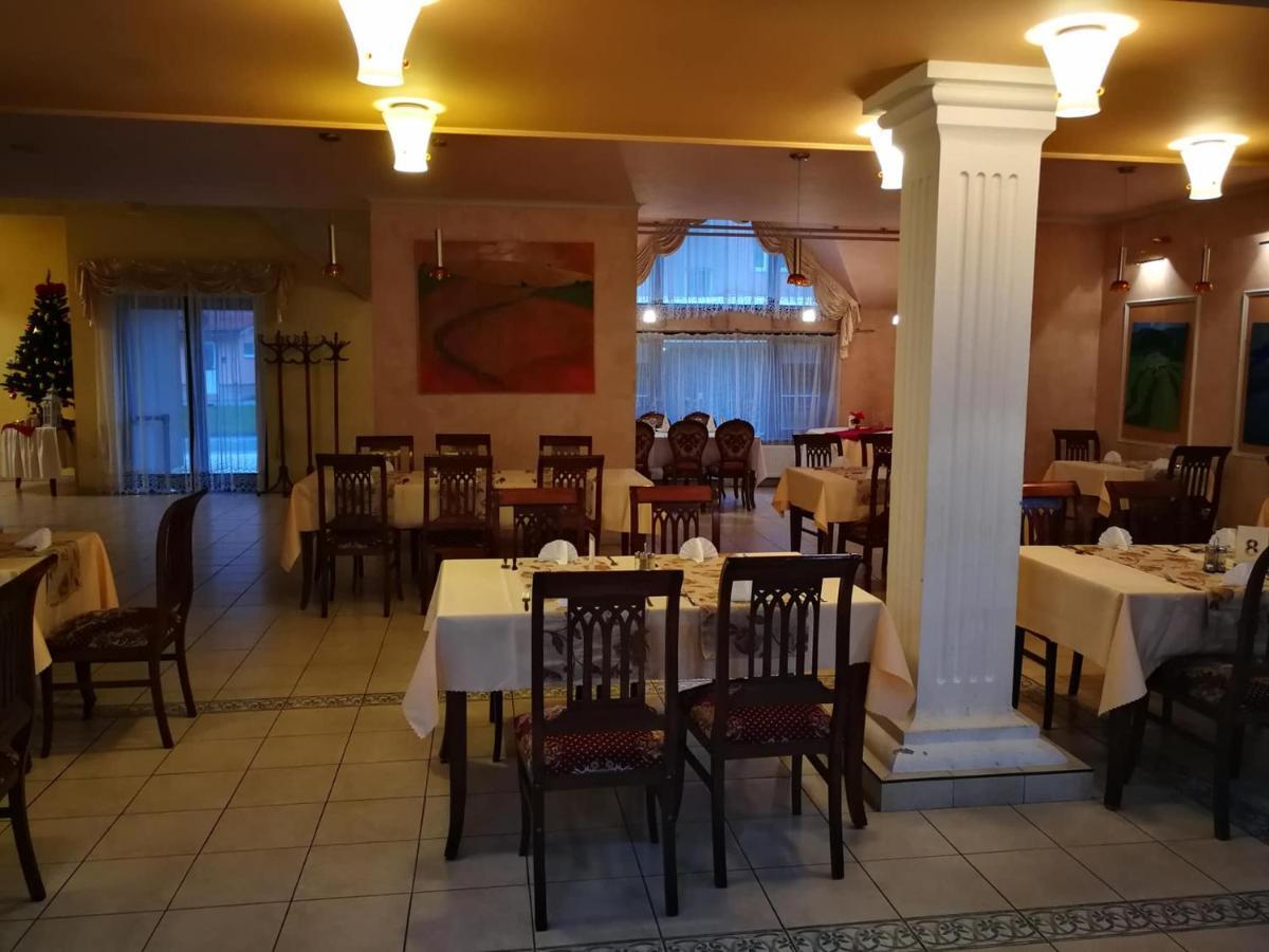 Hotel Mladost Lipany 外观 照片