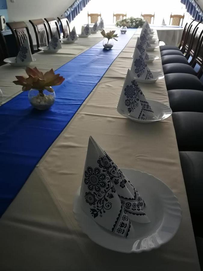 Hotel Mladost Lipany 外观 照片