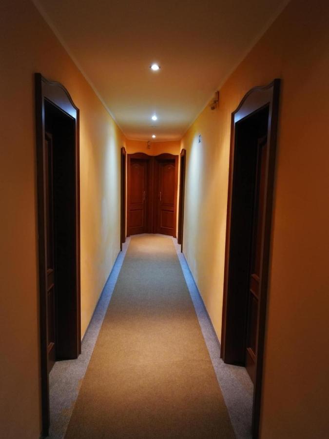 Hotel Mladost Lipany 外观 照片