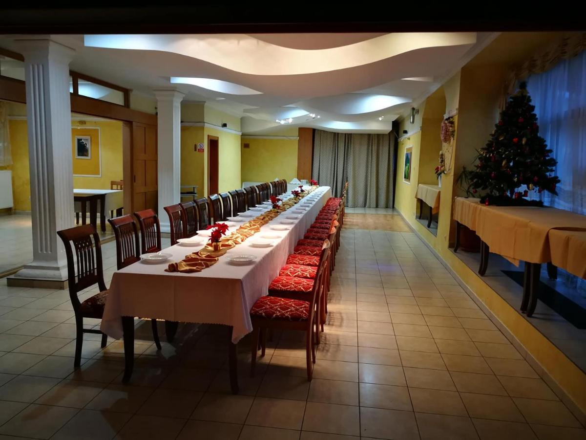 Hotel Mladost Lipany 外观 照片
