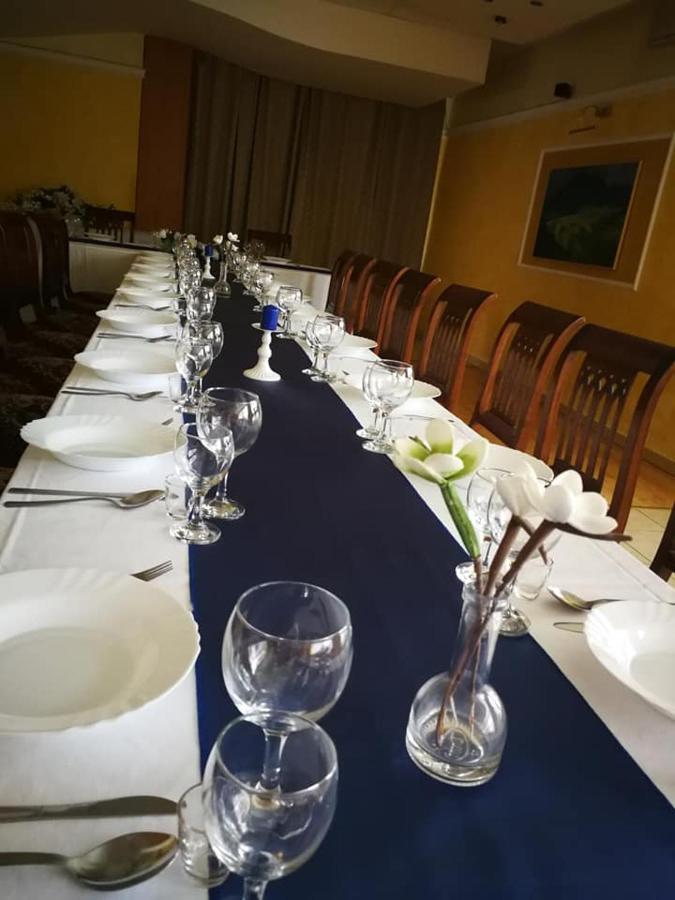 Hotel Mladost Lipany 外观 照片